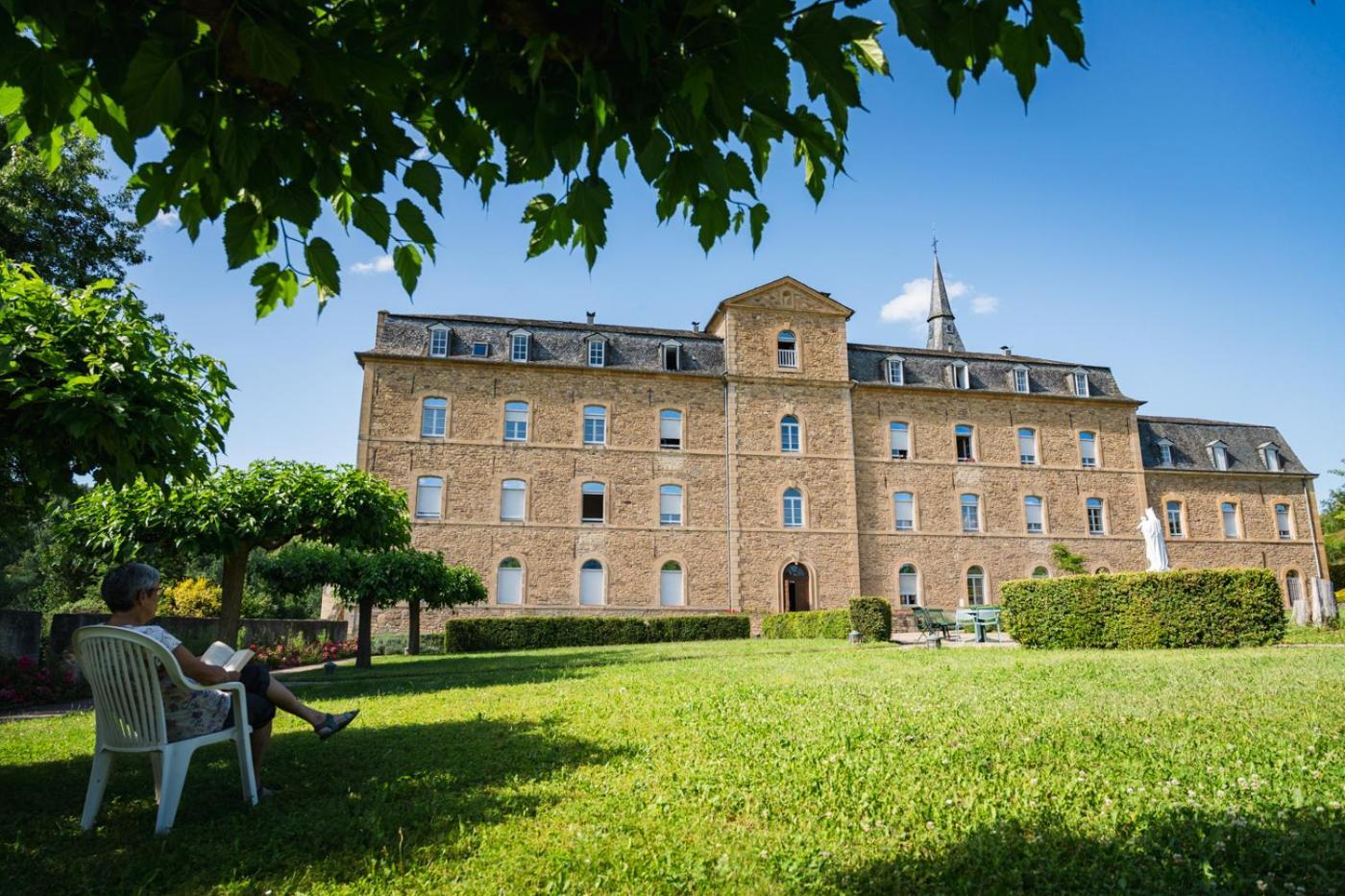 Accueil Du Couvent De Malet Hotel Saint-Come-d'Olt Bagian luar foto